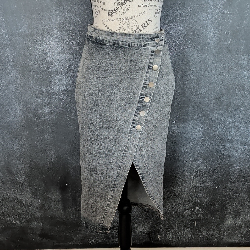Women's Grey Button-Front Wrap Denim Skirt
